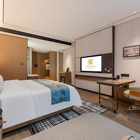 Liang Fan Holiday Inn Гуанчжоу Экстерьер фото