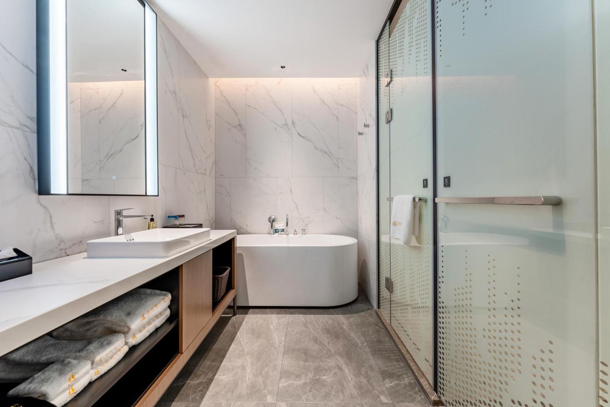 Liang Fan Holiday Inn Гуанчжоу Экстерьер фото