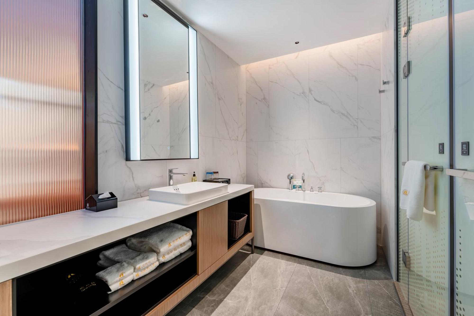 Liang Fan Holiday Inn Гуанчжоу Экстерьер фото